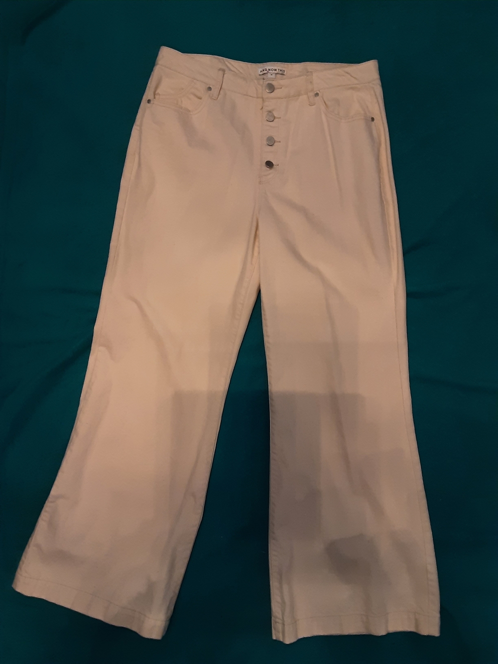 Button-Front Wide Leg Jeans - White